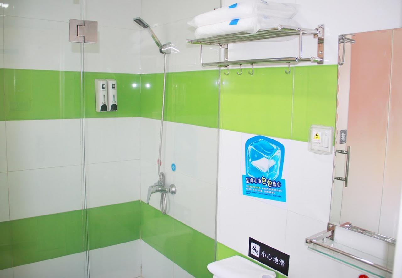 7 Days Inn Yangjiang Xinyue International Studio מראה חיצוני תמונה