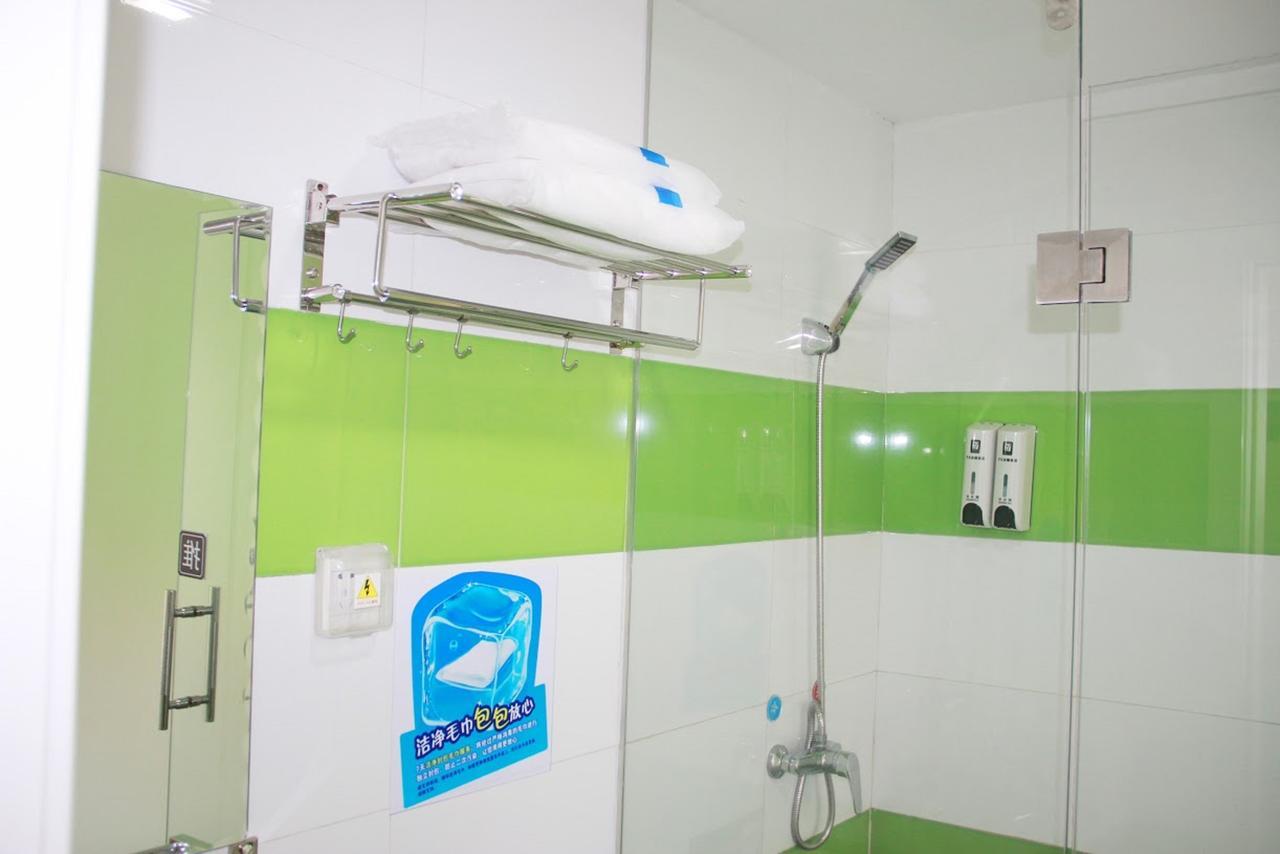 7 Days Inn Yangjiang Xinyue International Studio מראה חיצוני תמונה